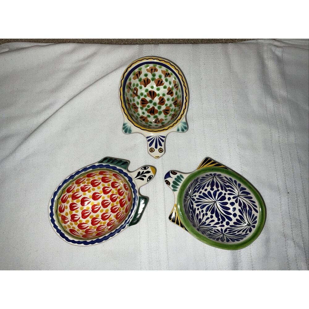 Mexican Majolica Pottery Turtle Shaped Ceramic Salsa Bowls Set of 3 Hand Painted - Picture 2 of 5